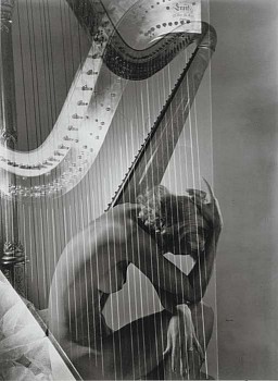 Horst P. Horst -&nbsp;Horst P. Horst Lisa Fonssagrives-Penn with Harp