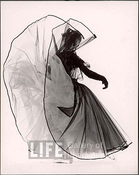 Gjon Mili -&nbsp;Gjon Mili Tanaquil Leclercq "Valse"