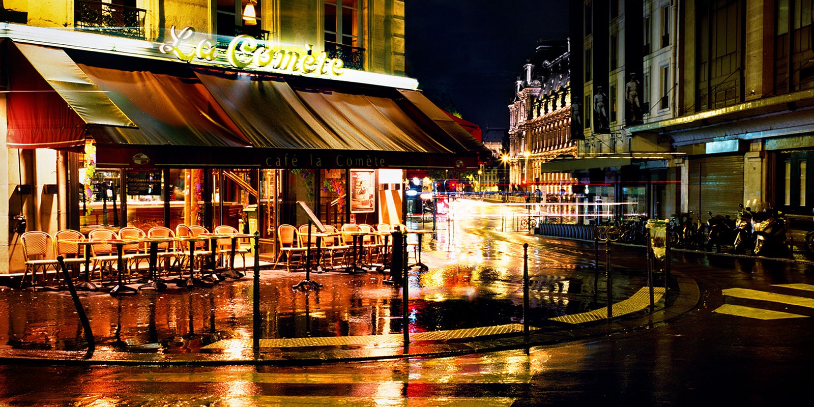 David Drebin, Rain in Paris, 2009
Digital C Print, 20 x 40 inches; 30 x 60 inches; 40 x 80 inches