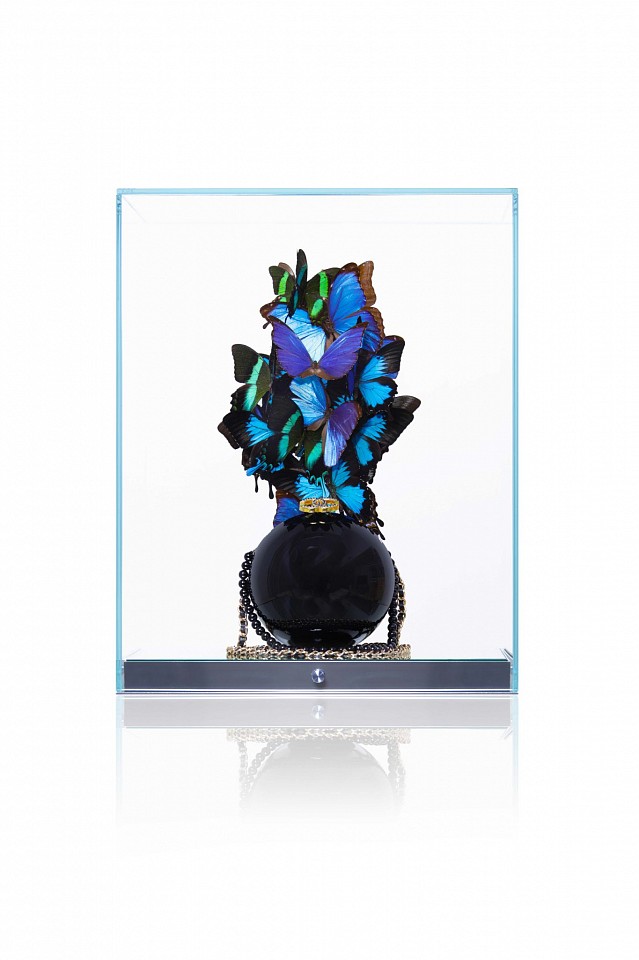 Roman Feral, Chanel Black Pearl Blue & Green, 2023
Chanel Bag, Preserved Natural Butterflies, Glass and Mirror Display, Engraved Signature Plate, 19 5/8 x 15 5/8 x 15 5/8 in.
