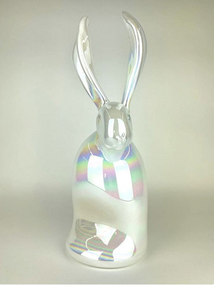 Hunt Slonem, Queenie, 2024
Blown Glass Sculpture, 16 1/2 x 6 x 6 1/2 in.