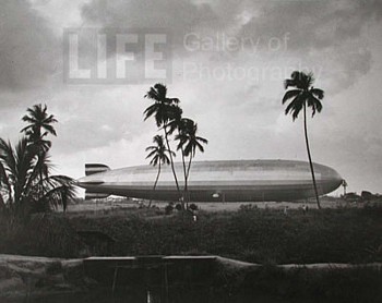 Alfred Eisenstaedt -&nbsp;Alfred Eisenstaedt Graf Zeppelin (Grounded), Brazil